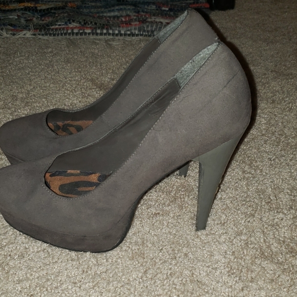 Platform Stilettos - Picture 2 of 4